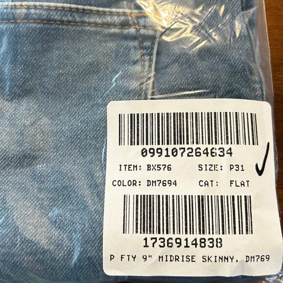 J Crew 9" Skinny Jeans 31 31P P31 NWOT Cadet Signature Stretch BX576 J.Crew - Picture 5 of 6